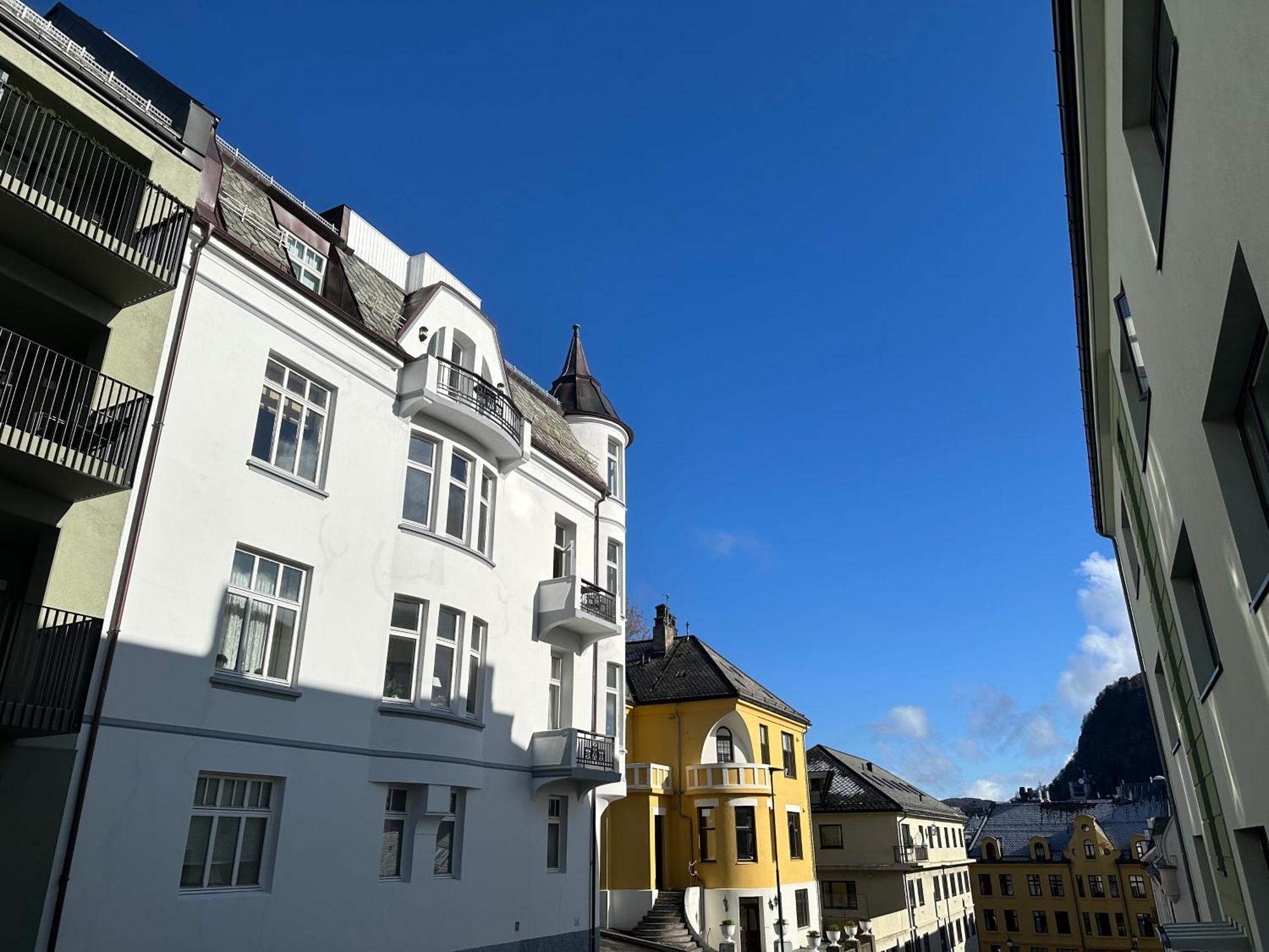 Stylish Big Jugend Art Nouveau Apartment With Balcony Heart Of Ålesund Exterior photo