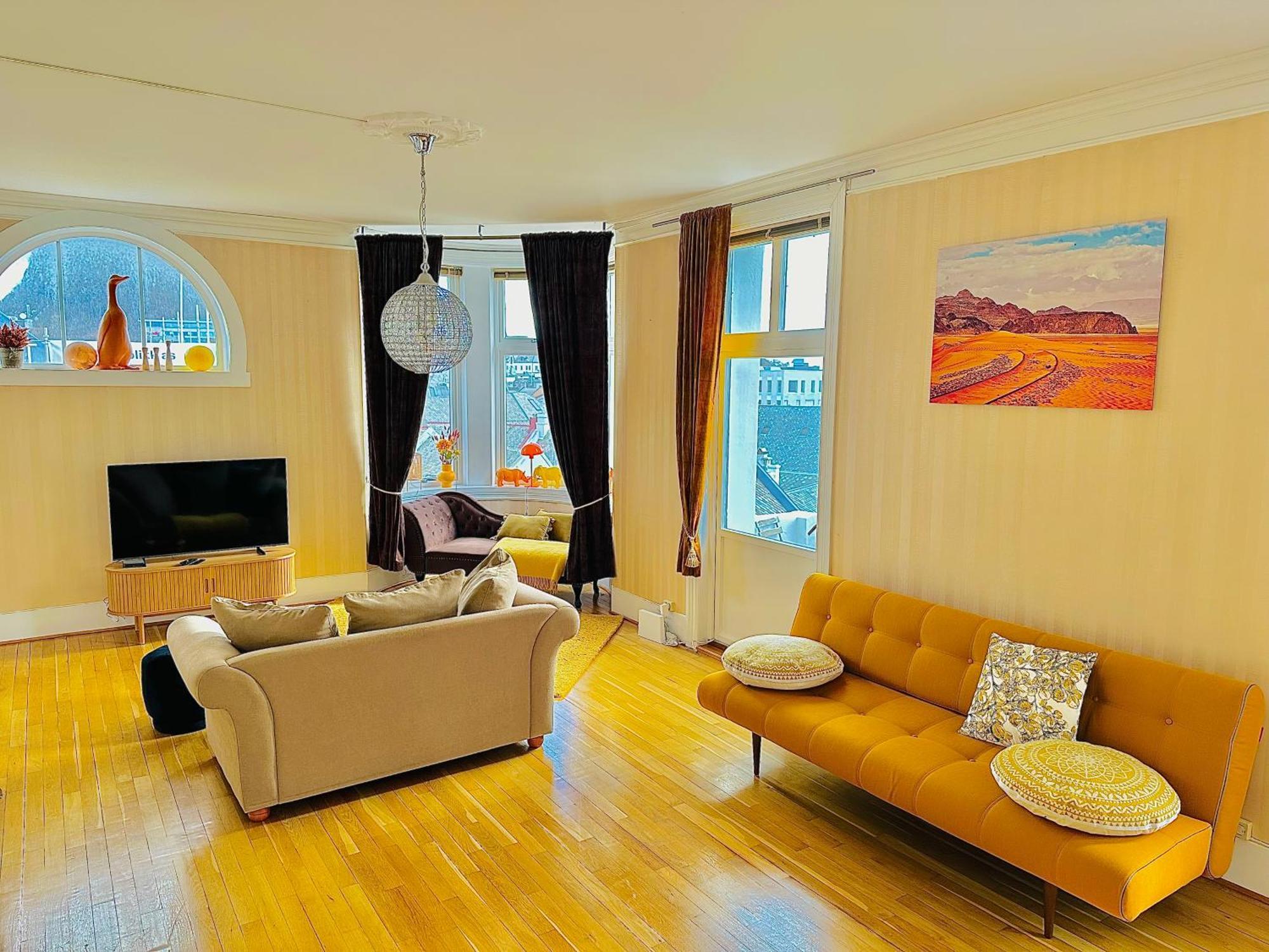 Stylish Big Jugend Art Nouveau Apartment With Balcony Heart Of Ålesund Exterior photo